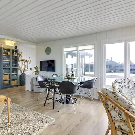 Frederik - 250m From The Sea By Interhome